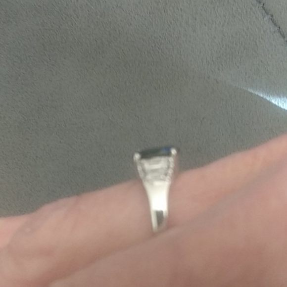 Ring - Picture 7 of 8